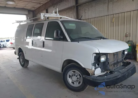 2016 Chevrolet Express 2500 Work Van z USA, uszkodzony, nr VIN 1GCWGAFF9G1167338